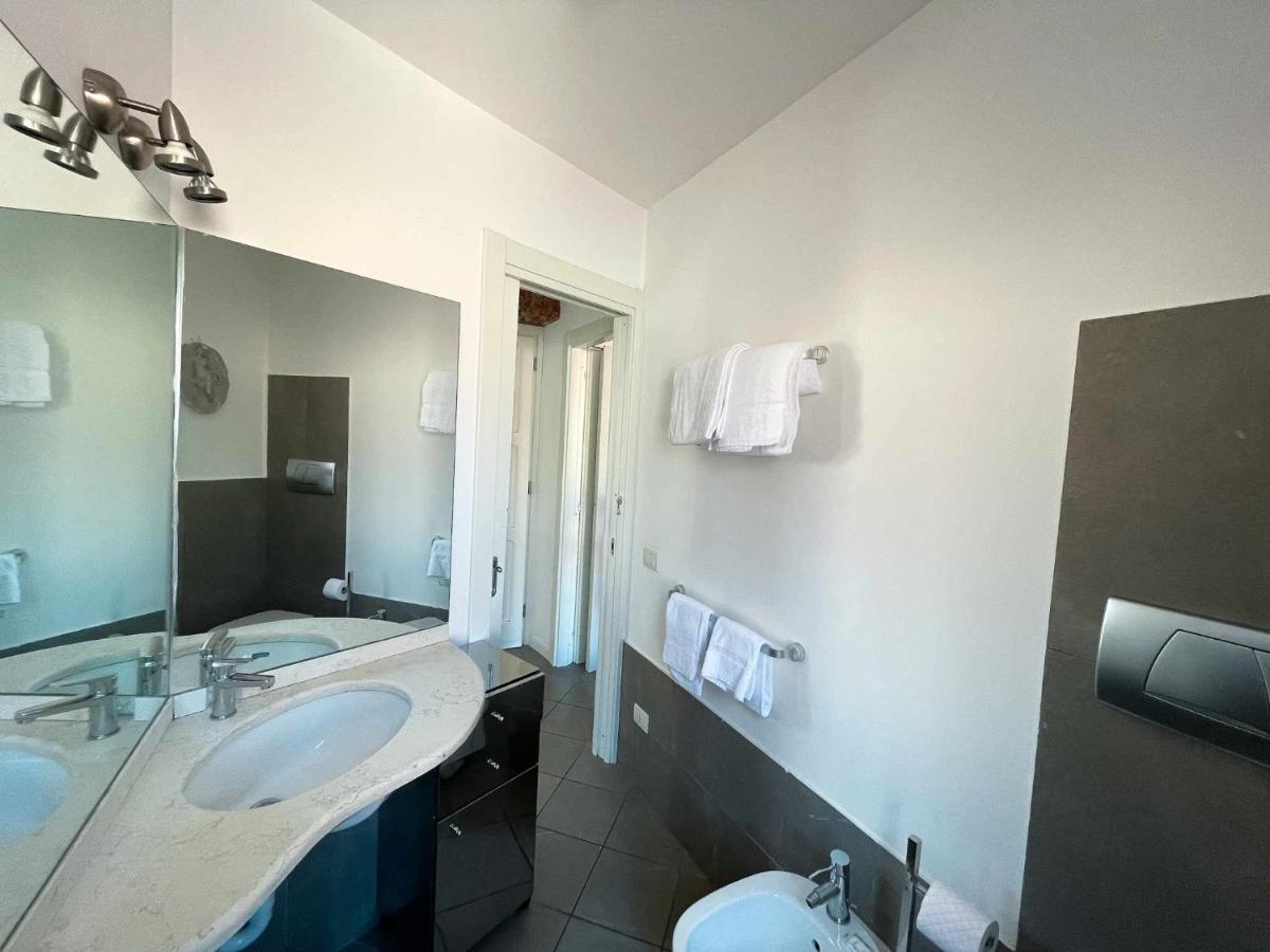 Skyway Apartment With Private Lake View Terrace Bellagio Buitenkant foto